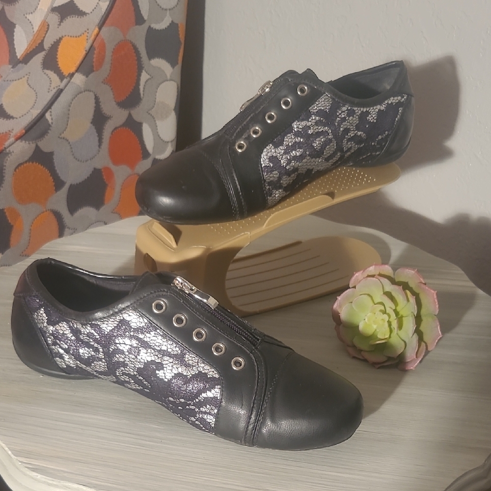Elegant Black And Silver Lace Women's Shoes